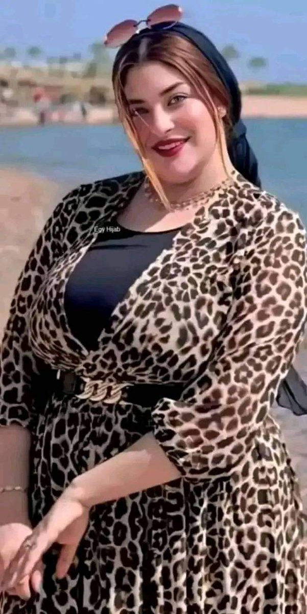 أقبل  المساء  حاملا  بين  طياته  وردة🌹
ينثر  عبير  عطرها  ويرسم  البسمة  على  الشفاه  مساء يقطف 🌹☘️
من بستاتين  السعادة  أجمل  الورود
أهديها لمن لهم  في  قلب  معزة  وفي  الروح  مسكن 🌹☘️
مساء  يملأ الأمل  للأرواح  التي تصنع  لنا  من  الحياة  حياة 🌹☘️
#مســـاء_الخيــــر🍀🌹