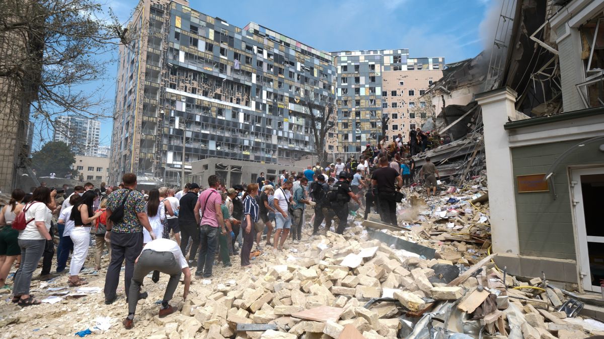 Today at least 30 people were killed as a result of the russian shelling of Ukrainian cities.
Two medical institutions were at the center of the attacks on Kyiv. Another proof that russia is a terrorist state.

 #RussialsATerroristState