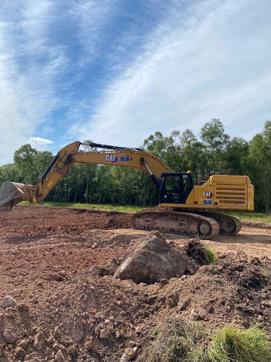 FinningNews's tweet image. Ury Estate added this Cat® Certified Used D6 VPAT to their fleet, to work alongside their Cat 352 and 730 👏

These machines are shaping a new golf course in Stonehaven, designed by Jack Nicklaus ⛳ 
#GolfCourse #UsedMachine #Caterpillar #CatMachine