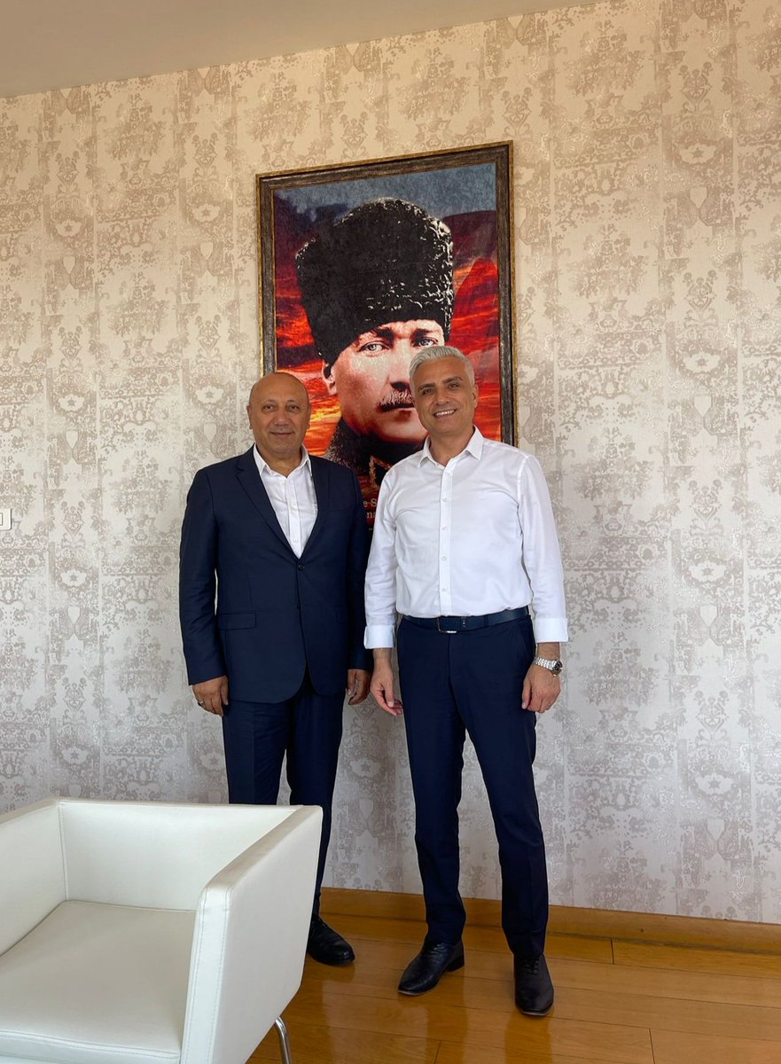 İETT Genel Müdürümüz 
İrfan Demet'i makamında ziyaret ederek görevinde üstün başarılar diledik