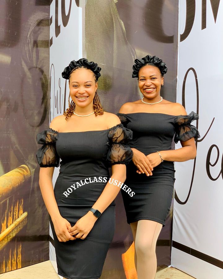 RoyalClassUsher's tweet photo. Making your experience unforgettable. Customer happiness guaranteed! 📌

#royalclassushers #ushers #ushersinnigeria #ushersorbit #hostess #customerservice #customerexperience https://t.co/WvRfsKvtY6