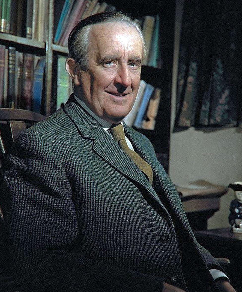 thinkingwest's tweet image. J.R.R. Tolkien’s books have inspired countless fantasy novels since he first published The Hobbit in 1937.

But have you ever wondered what works inspired him to write in the first place?

Here are 10 books that inspired Tolkien🧵