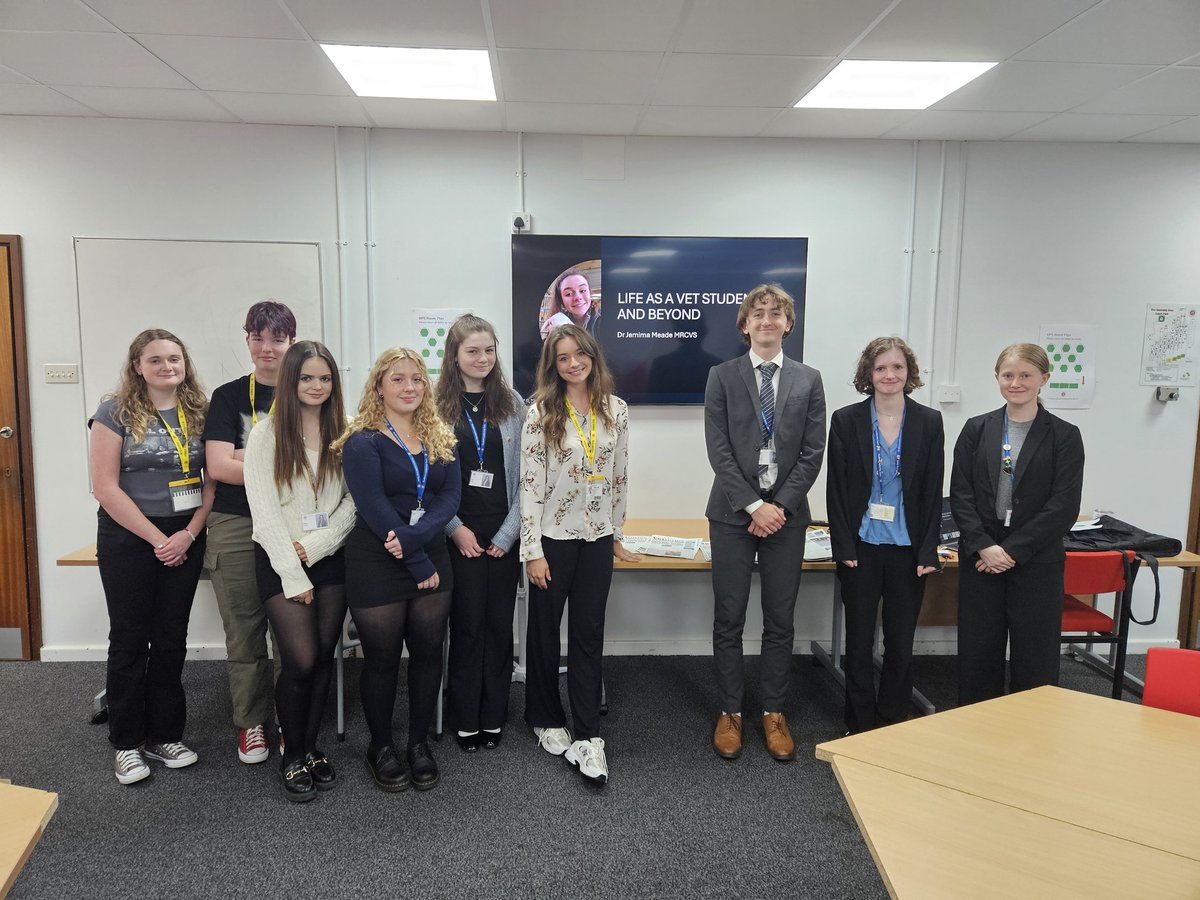 Thanks to former Latin student Jemima (2019) who has just graduated from Veterinary Medicine <a href="/nottinghamuni/">nottingham</a> who came back to speak to our aspiring vets. <a href="/TheRoyalLatin/">RLS</a>