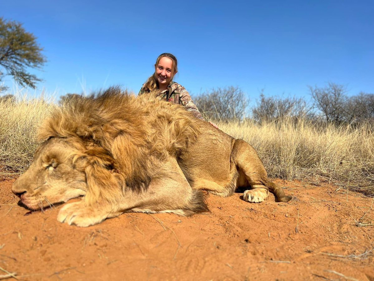 Xpose Trophy Hunting tweet media
