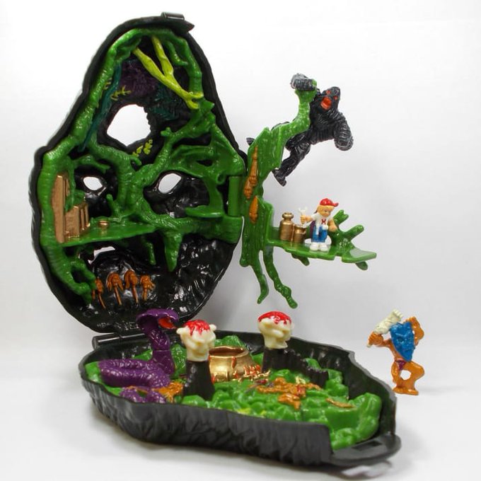 thinking about the 1990's Mighty Max toyline again https://t.co/zKkc9GE9O2