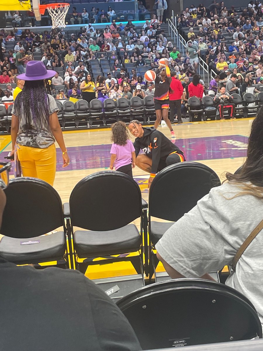 dmdehrey's tweet photo. @ariivory the WNBA is so important https://t.co/wuRNfo1eF1