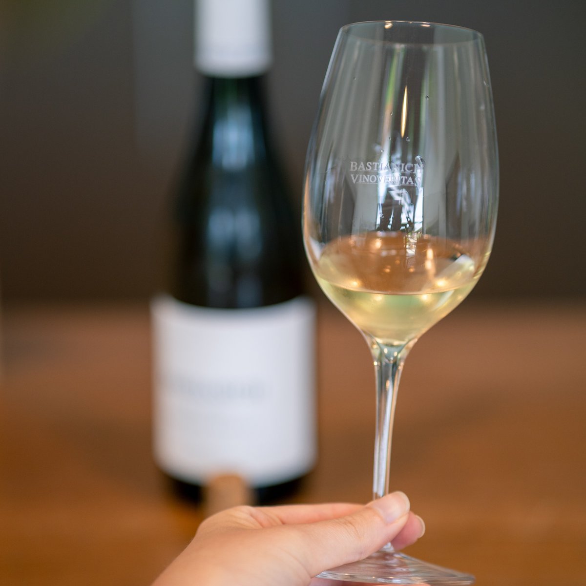 Nel vino è la verità del nostro entusiasmo, orgoglio, della nostra cura e del nostro rispetto per la terra del #friuliveneziagiulia

#bastianich #bastianichwines #fvg #vino #wine #export