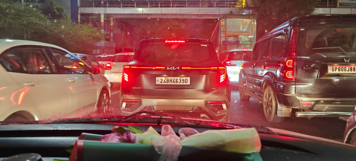 shivanirkb's tweet photo. @noidatraffic special number plate https://t.co/V0wVwvBrQy