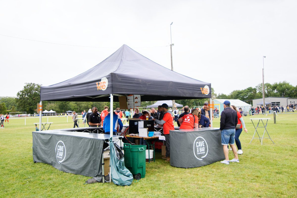 UsBazouges's tweet image. 🏆 Retour en photos sur la 1ère édition du tournoi de l’USBC 2024 🔵⚪️

⚽️ En quelques chiffres : 
 
~320 enfants présents toute la journée sur les terrains 
-44 équipes sur l’ensemble des 3 tournois (U7/U9/U11)
~70 bénévoles sans qui tout cela n’aurait pu se dérouler ainsi !