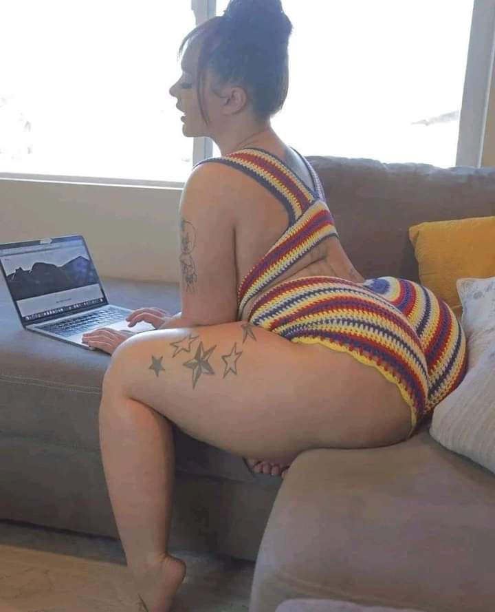 Vicky69Vixxxen's tweet photo. Love helping my friends get comfortable https://t.co/DqEghloGa8