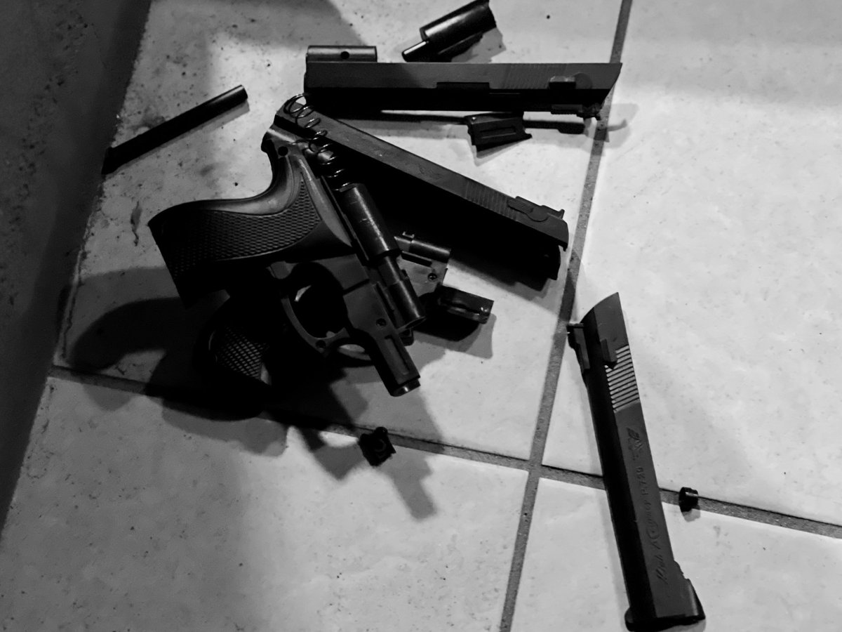 闇捕人（やみとりびと） tweet media