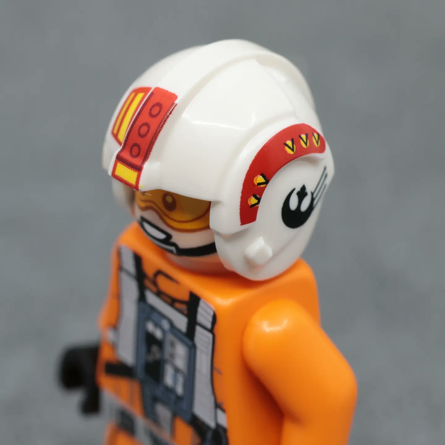Jay Ong Jay s Brick Blog on X Oh but that isn t the only meta LEGO reference The X Wing Pilot also has an awesome LEGO themed helmet https t a2bOwyHtQ3 X