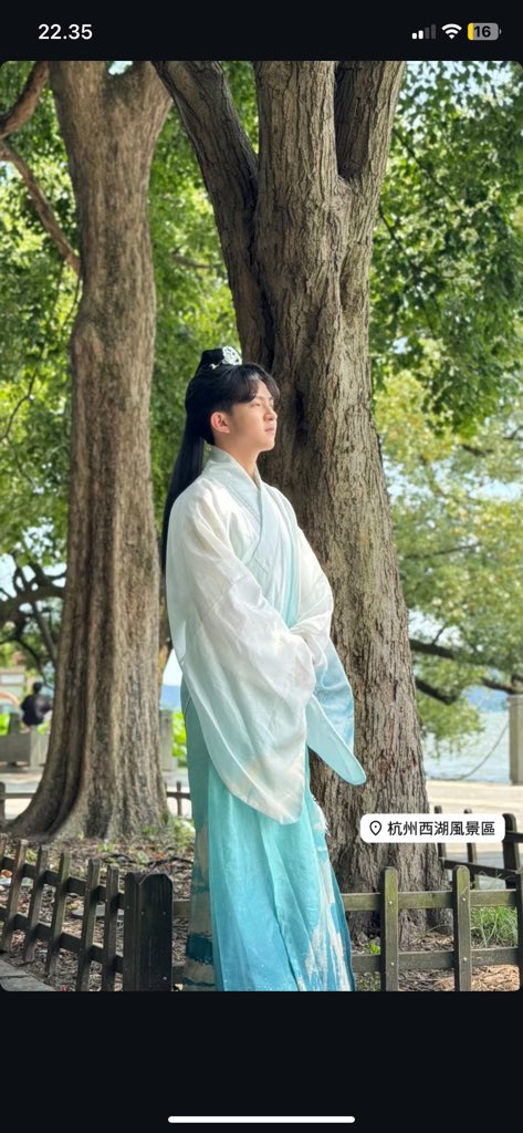 qlbibbhmx's tweet photo. liattt foto ini langsung keinget drakor scarlet heart/moon lovers soalnya pemainnya gantengg smuaa, btw ini pangeran ke 15🤏 #TIMMAXWELL #maxwellcoc https://t.co/QrDUIoXXR3
