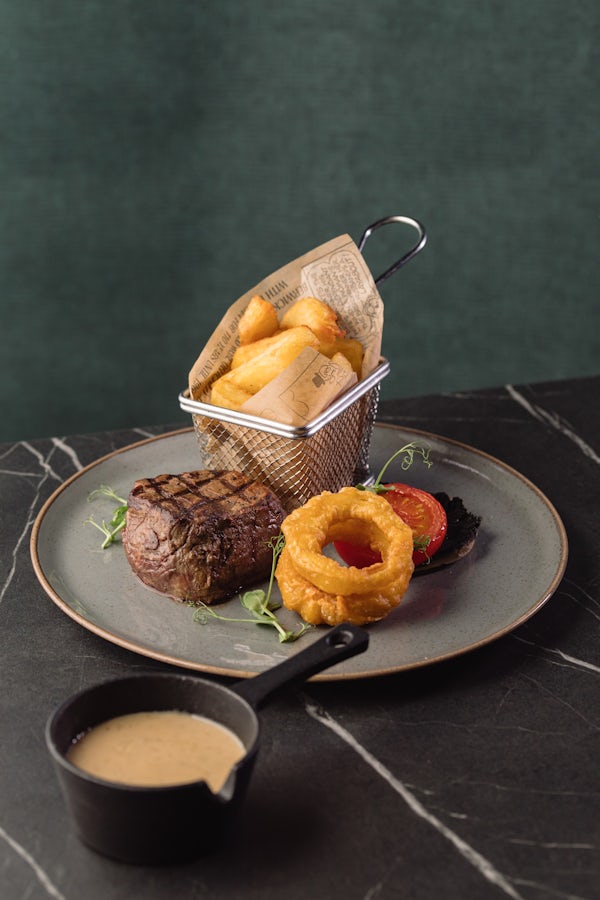 🥩 A cut above the rest. 

But the big question is: Should you smother your steak in peppercorn sauce or not? 🤔 🔥
