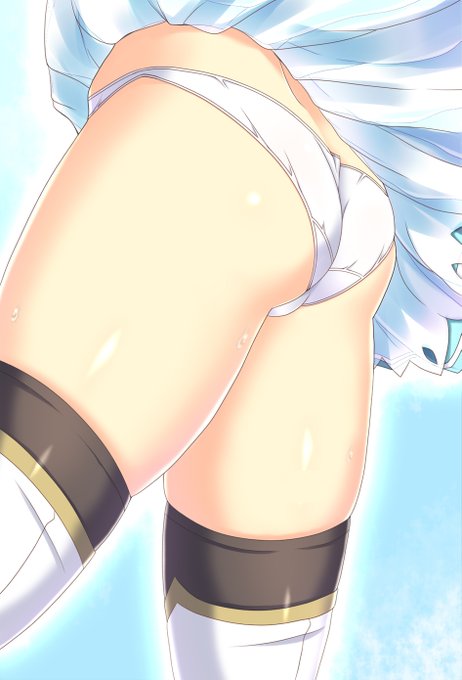 「皆!危ないから下がって!」魔法少女ルアンスワローの戦闘中に市民たちが見た光景。短いスカートがふわりと風に大きく舞い、裾をはためかせると……その内側の純白パンティーを市民たちの前に晒してしまう…… 