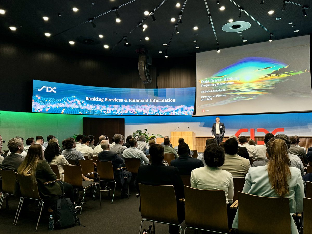 _EricaMendes_'s tweet photo. @marion__leslie @sixgroup @Bertaareslomban @Microsoft @UBS @diemobiliar Third example from the Financial Industry with Dominique Im Obersteg, Managing Director @DataDrivenValue on “Data Driven Banking - The journey to the future”.
#SIXAIHorizons #DataDrivenBanking #doneai https://t.co/x8qXBZ8AQ3