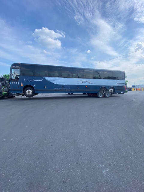 steveflanagans2's tweet photo. Towing a coach bus in after a fire burned up the wheel seals. Having the proper equipment for every job is critical in this business. Don't trust your valuable equipment and vehicles to anyone else! #flanaganstowing #bustowing #heavydutywreckerservice https://t.co/VltD9iyWD1
