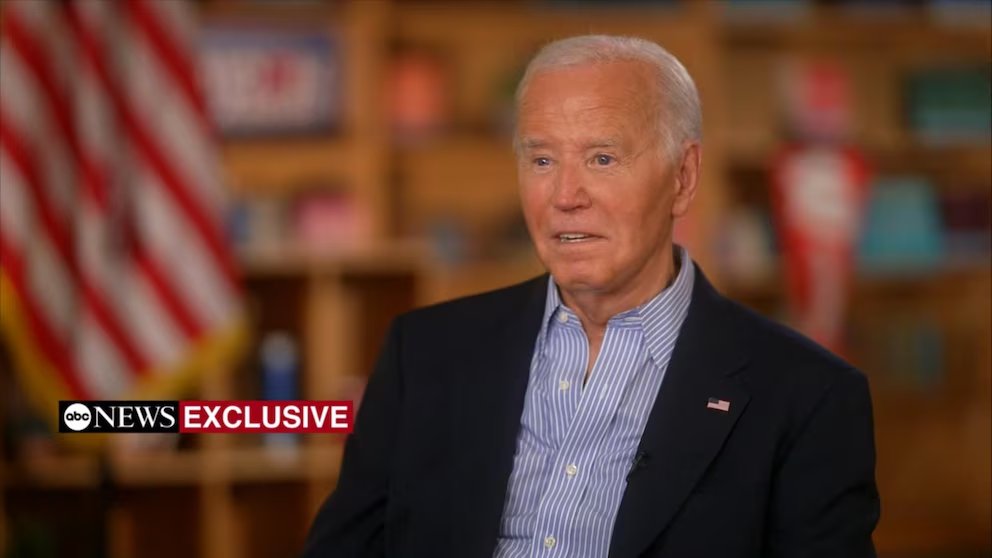 JoePostingg's tweet photo. Orange skin, inappropriate family advisers, whining about the elites, erratic behavior, calling into the news. Biden is becoming Trump in real time. https://t.co/Zu6jfSOaPs