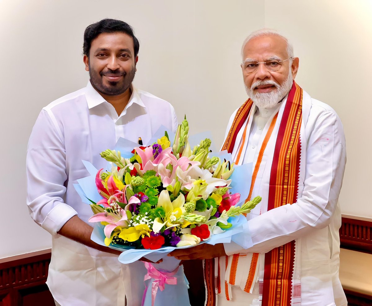 UttarandhraNow's tweet photo. బీపీసిఎల్ రిఫైనారీ కాకినాడలోనే ఏర్పాటు చేయండి, అంటూ ప్రధాని మోదీకి జనసేన ఎంపీ ఉదయ్ విజ్ఞప్తి.
#BPCLRefinery #UANow #Kakinada https://t.co/6io7rad0mt