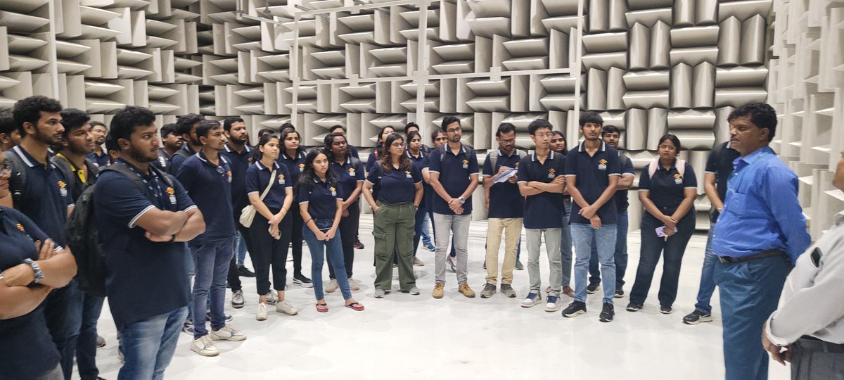 ibsc_skill's tweet photo. The MBA students of @iim_vizag embarked on a transformative journey at @AP_MedTechZone, connecting the dots between classroom learning and industrial realities, and gaining invaluable hands-on experience.

#AMTZ #MedTechZone #HealthTech #IIMVExcellence #MedTechInnovation https://t.co/pgaKV7cPub