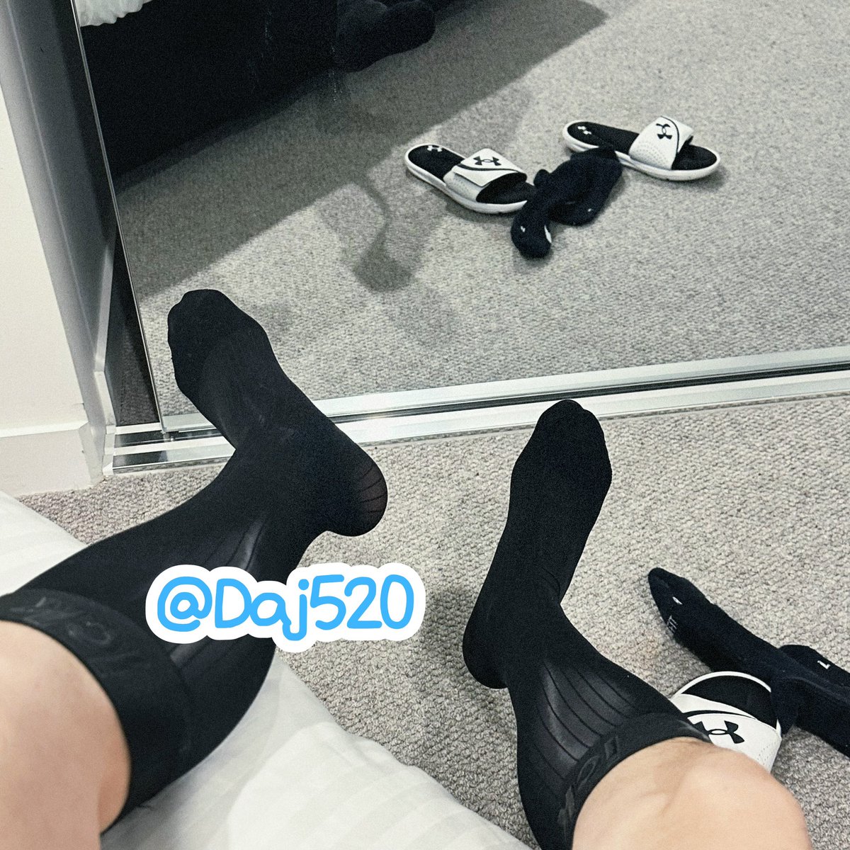 Daj520's tweet photo. #丝袜 #黑袜 #ick https://t.co/PiwgcjAPx7