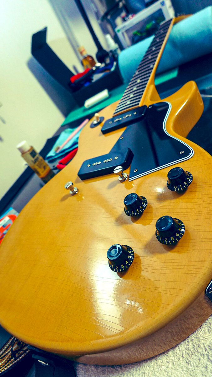 orange_house299's tweet image. Specialも弦交換
大量在庫のダダリオプレーンを。
ストック30セット以上ある😱在庫癖なんとかしたい
指板には桜の香りのワックス塗りこんで完成。満足☺️
ウェザーチェックカッコええー
ずっと観てられる
ぜひ拡大してみてください笑
あとギブソン巻きめちゃ速く巻けるようになりました😆
#MurphyLab