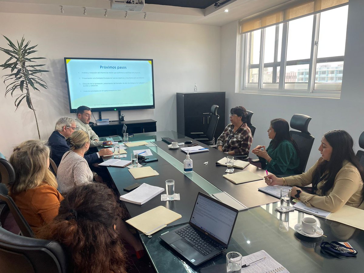 conadiguatemala's tweet photo. Clarivel Castillo, Presidenta de CONADI, sostuvo una segunda reunión con los Representantes de @SOCIEUXplus iniciativa de la Unión Europea (UE) para la protección social, el trabajo y el empleo; https://t.co/vdlbO2E10N