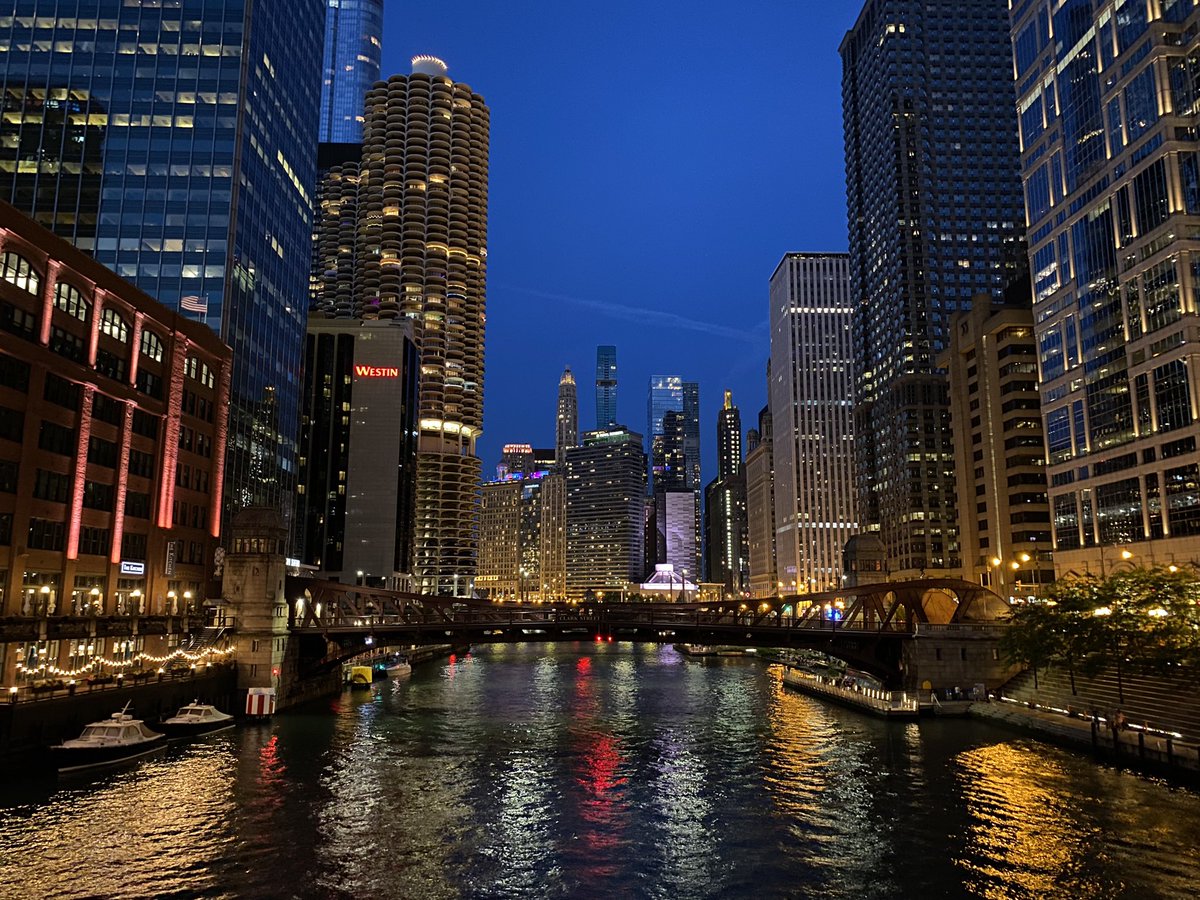 chicago last night looking absolutely beautiful as always