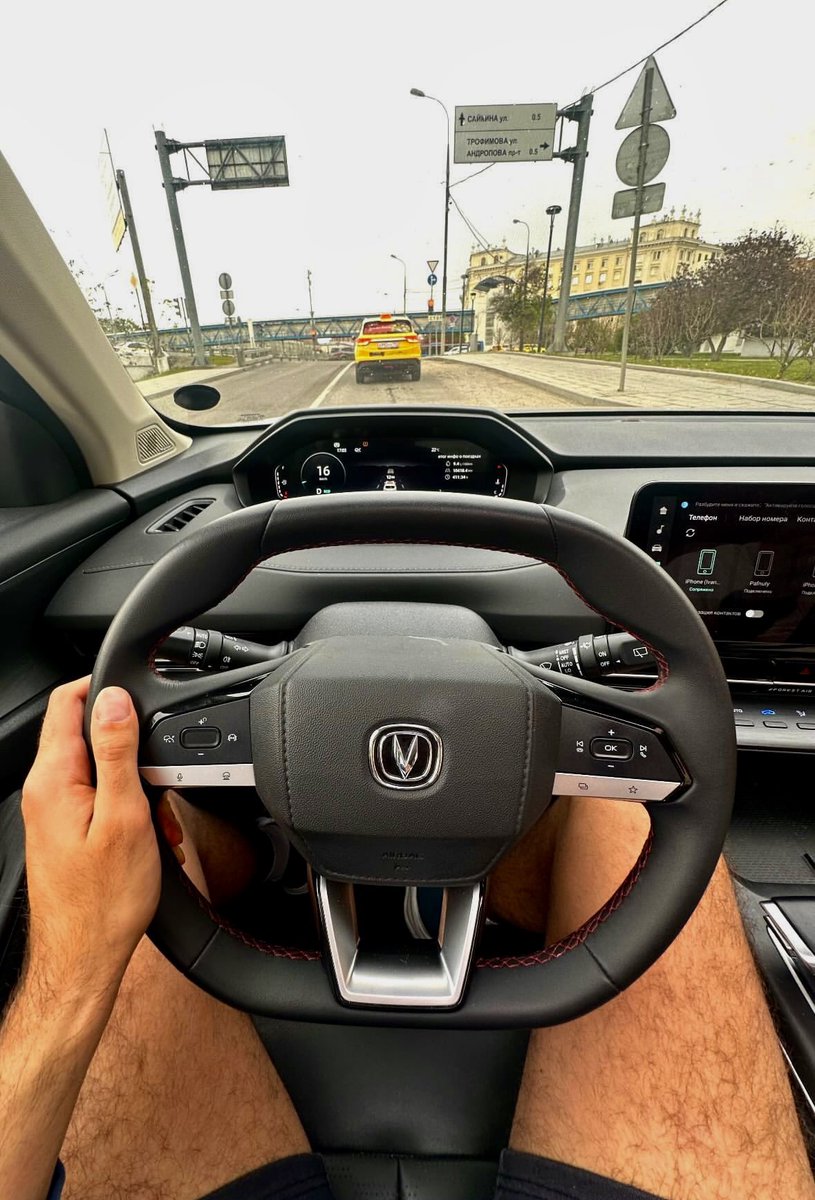 Наверно как и все, люблю путешествовать в классной компании🔥🔥 и конечно же в мини-шортиках🫠