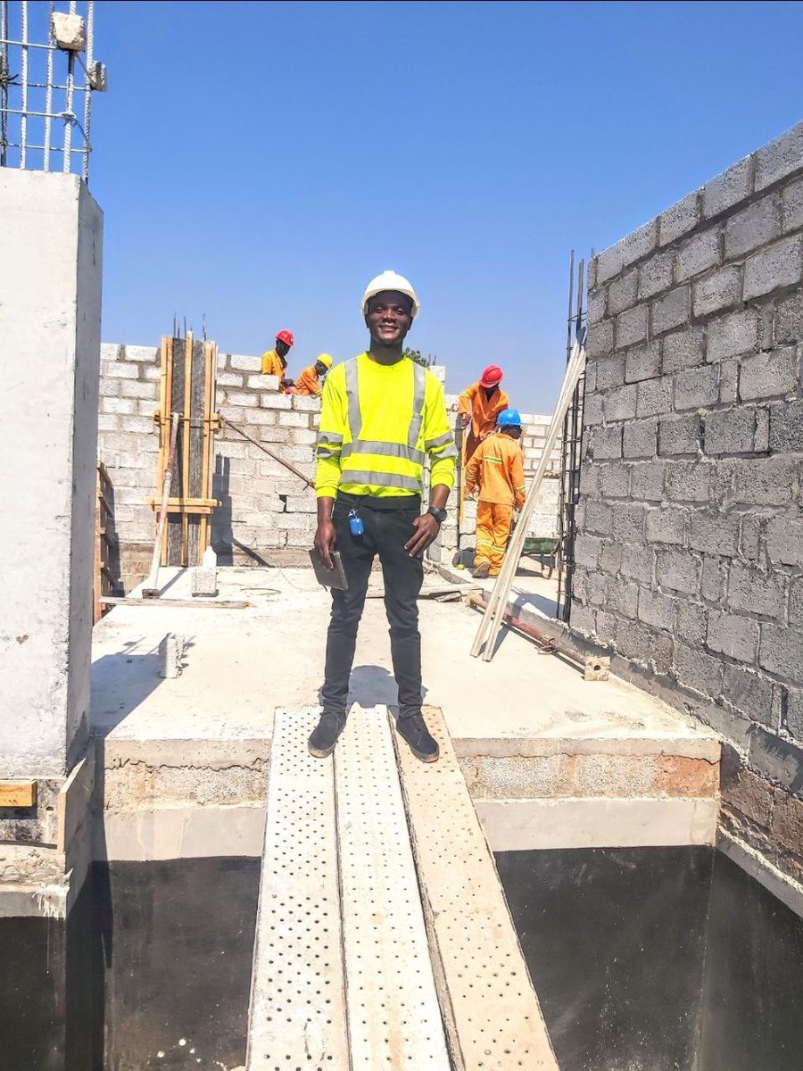 BisankaKing's tweet photo. About today, I was checking out the spacing between the bars placed on the Ground floor slab.
Just me carrying out Quality Control and Quality Assurance works making sure everything is as specified.

#TheProjectManager
#TheSmartStructuralEngineer
#Eng.#KingBisanka
#TheWalkingMall https://t.co/cTaFPVb5Xx