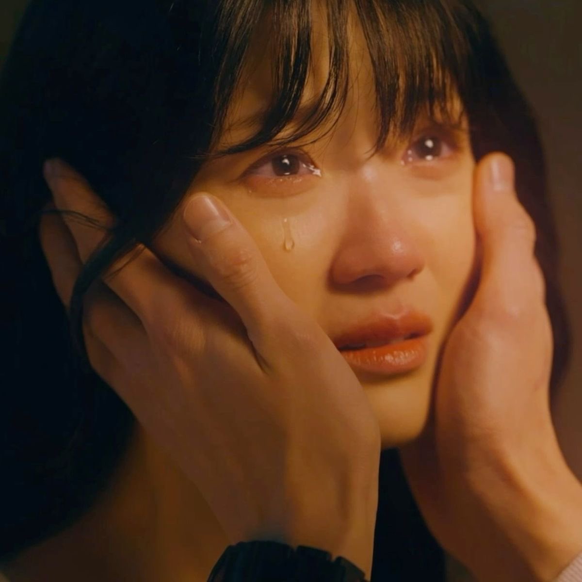 atcinemeral's tweet photo. girl who thinks                     boy who loves 
she is hard                             her like it’s 
to love                                      breathing https://t.co/28IUPFLnFM