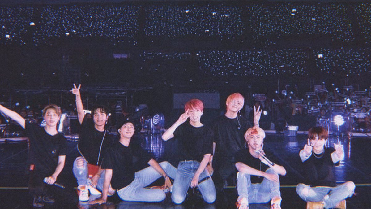yooniskoo's tweet photo. ‘our universe, army’ https://t.co/vOJHEnvi3N