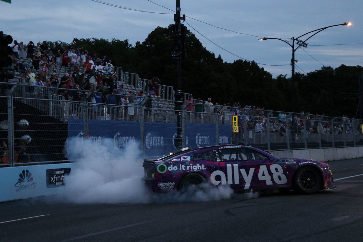 BosqueAnnabelle's tweet photo. @Alex_Bowman, No. 48, celebrated his Grant Park 165 victory last night in Chicago

 @NASCAR | #NASCAR #ChicagoStreetRace https://t.co/kumwRgsjn1