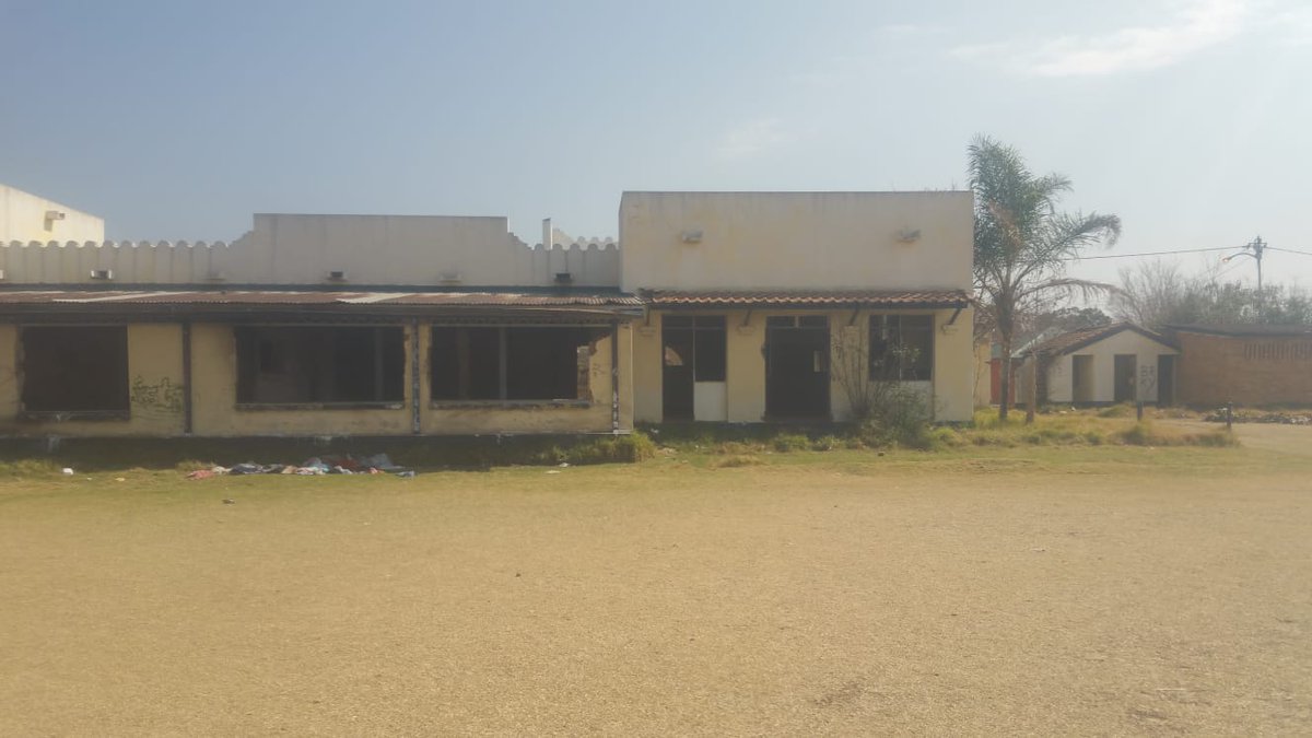 RayMaboya's tweet image. A few short years ago, when we took an abandoned facility that housed narcotics addicts and was declared a No-Go area due to crime in Vereeniging CBD, a town that&apos;s a shadow of itself... riddled with drugs and prostitution, with 72% Youth Unemployment

A RESA Story #ForzaRESA💪🏽