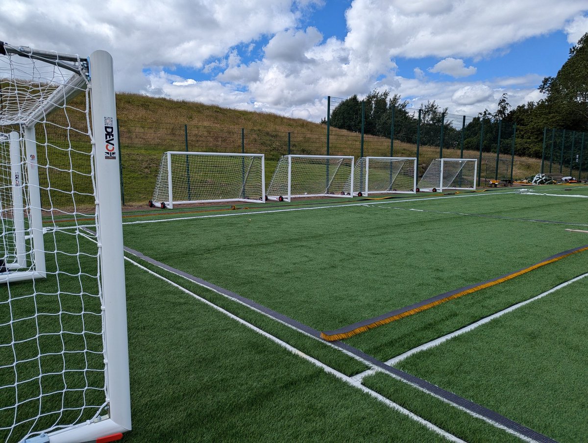 CmilkComFoot's tweet photo. Another step closer...

Line markings going in ✅
New 7s goals with wheels ✅
New Dugouts assembled ✅ 

Free Play ✅

Excited ✅✅✅✅✅✅

#barliapitchesmatter https://t.co/n6cbxBr92p