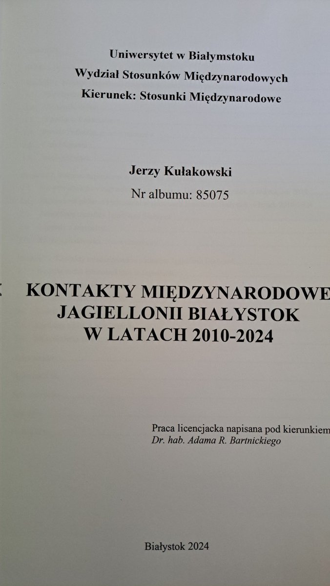 jerzykulakowski's tweet image. Licencjat obroniony, będzie ciąg dalszy. Ogromne dzięki wszystkim ludziom Jagiellonii, którzy pomogli mi w napisaniu pracy 😊