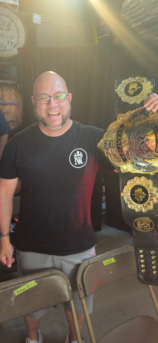 ringsidechops's tweet photo. We're both champs of northern crown. https://t.co/U0Tl9eRl3V