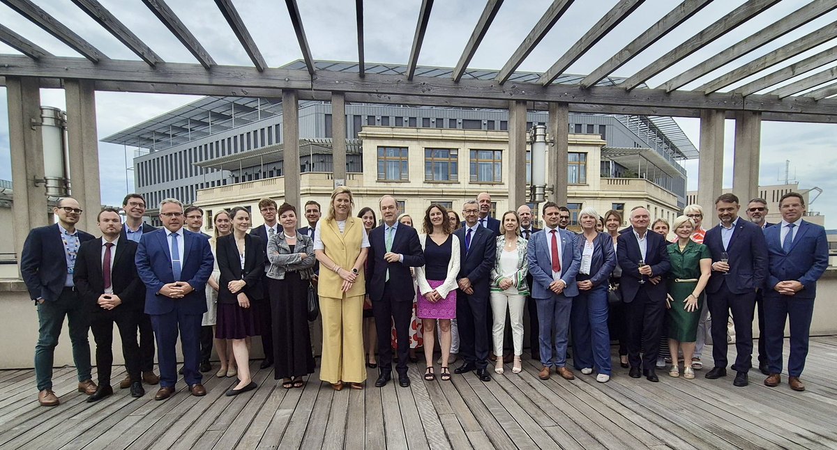 Dankzij de toewijding van een team geëngageerde medewerkers, hebben we tijdens ons Europees Voorzitterschap uitstekende resultaten behaald. Dank aan alle onderhandelingsteams voor hun inzet en bijdrage! => linkedin.com/posts/annelies… #EU2024BE