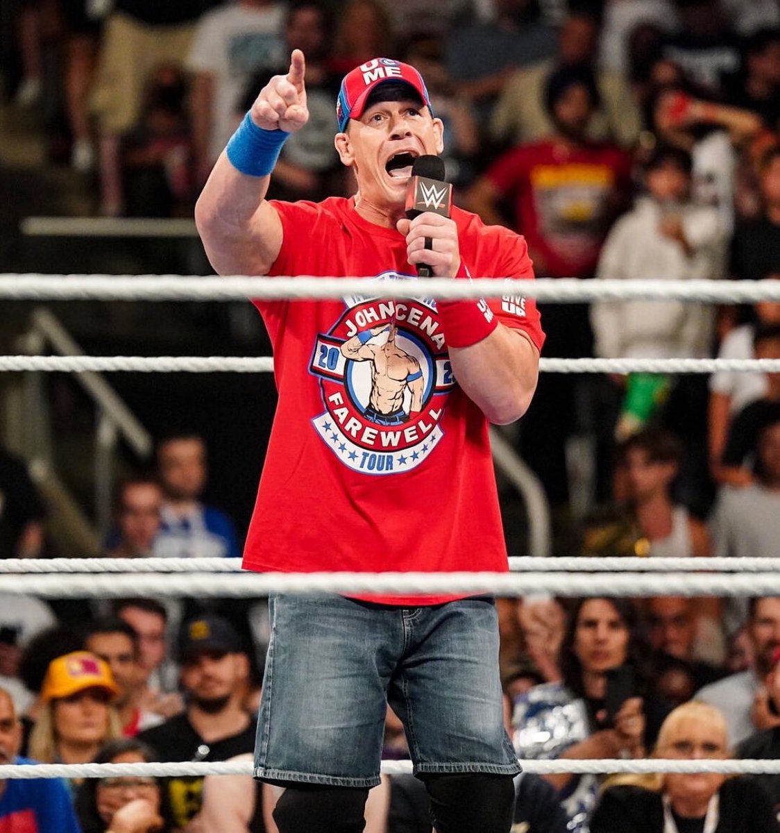WrestleOps's tweet image. John Cena explains why he follows (currently) over 800,000 people on Twitter:

“The reason I want to follow everyone is because I want to hear from everyone. You get everyone’s opinion, and through that you can develop your own opinions. I’ve got to be honest, there’s a lot of…