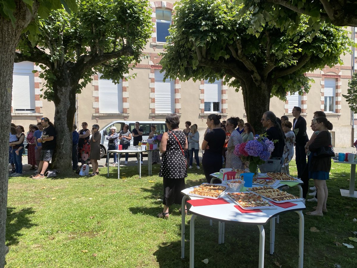 Profiter des derniers moments d’une année scolaire avec les résultats du baccalauréat. Se dire au revoir ou adieu. Un chapitre se clôt au lycée Michelet. Dans quelques jours la pause estivale bien méritée. Bonnes vacances à tous
