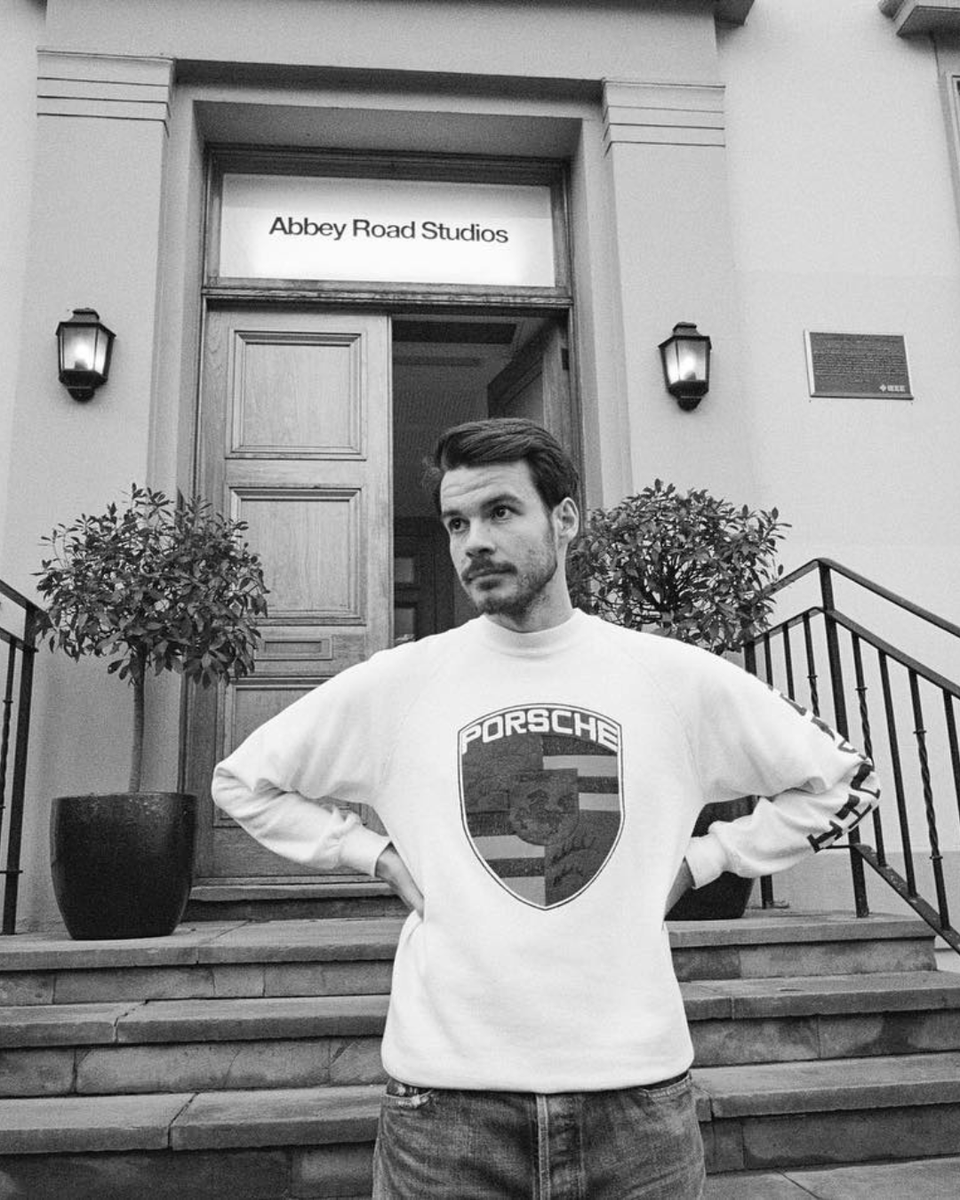 AbbeyRoad's tweet photo. A sneaky preview of the string session for @rexorangecounty's fifth studio album, recorded here in Studio Two 👀 

Stay tuned for album details dropping soon! https://t.co/qpUF7KOxJZ