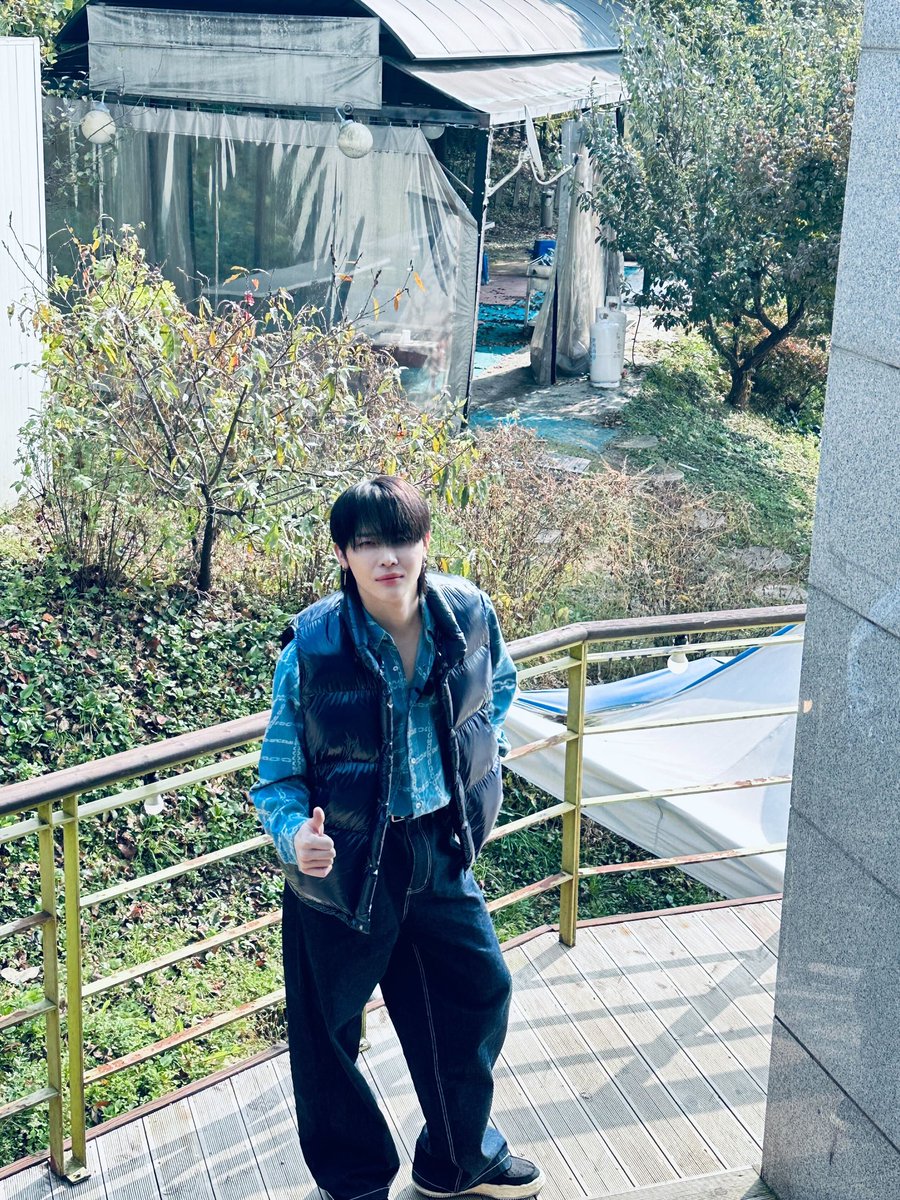 happyruru_'s tweet photo. 운다 https://t.co/90alJWeaxj
