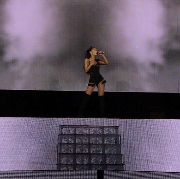 freakissme's tweet photo. my everything era was something special ✩₊˚.⋆☾⋆⁺ https://t.co/n2GeH0EZe9