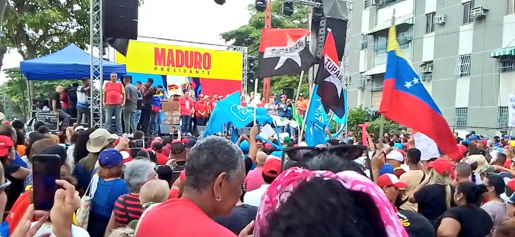TupamaroMRT_'s tweet photo. ¡𝙑𝙖𝙢𝙤𝙨 𝙋𝙖' 𝙇𝙖𝙣𝙩𝙚! 🇻🇪 🔴⚫

Nuestra Militancia del Mpio. Mario Briceño Iragorry Edo. @MRTAragua  marchó junto a la Gobernadora @Soykarinacarpio en respaldo a nuestro candidato de la Paz @NicolasMaduro.

¡VOTA TUPAMARO!
@NicolasMaduro
#TupamaroConNico https://t.co/90jIVeUIng