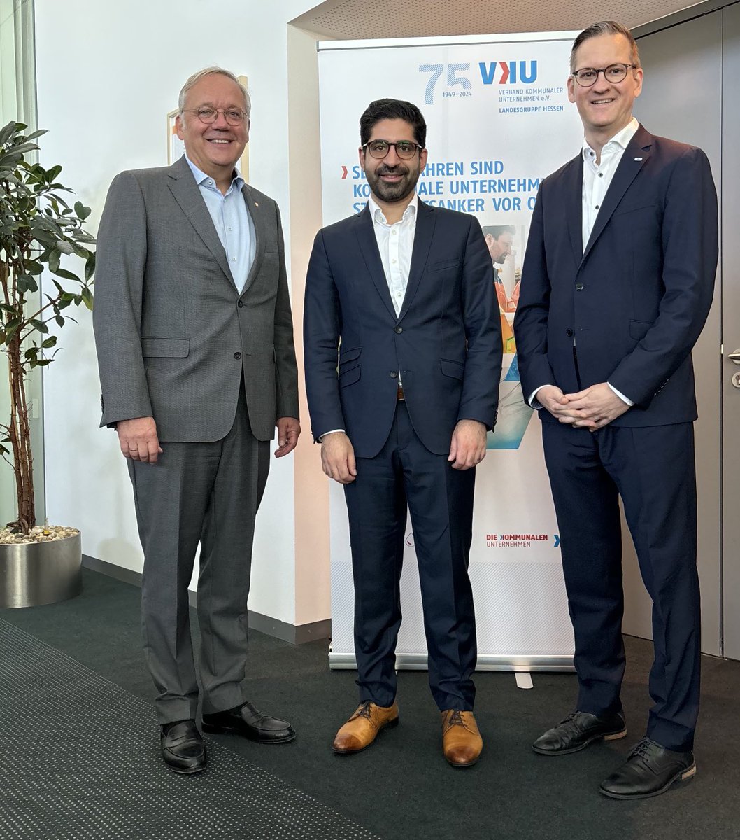 Herzlichen Dank an Staatsminister ⁦<a href="/El_KaWeh_/">Kaweh Mansoori</a>⁩ für den offenen und sehr konstruktiven Austausch mit dem Vorstand der ⁦<a href="/VKUonline/">VKU</a>⁩ Landesgruppe Hessen zu den Herausforderungen der Kommunalwirtschaft in #Wiesbaden.