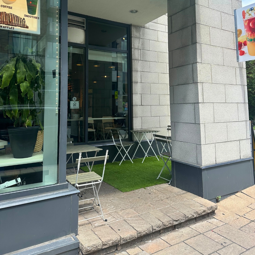 Looking for fresh juices, smoothies, and healthy snacks on a cozy patio? Juice Dudez has you covered! 

📍91 Richmond Rd A

It's the perfect spot for a quick, nutritious pick-me-up. 🍹

___
#WestboroVillage #CityLifeVillageFeel #MyOttawa #Ottawa #PatioSeason