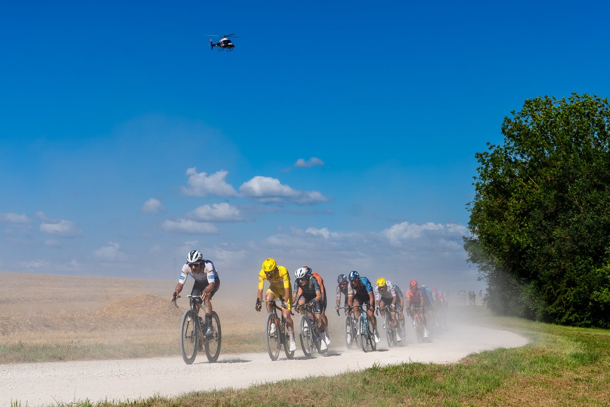 Gisteren de gravelrit in de Tour de France en nu gelukkig een rustdag ... (of voor ons een rustweek). 

Hier nog wat foto's van gisteren ...