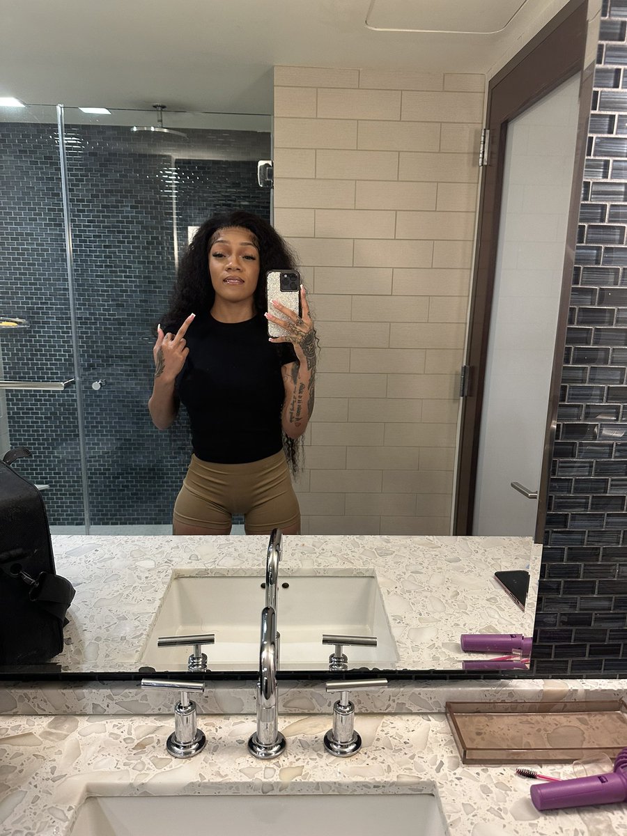 GloTheofficial's tweet image. Moose Knuckle Monday