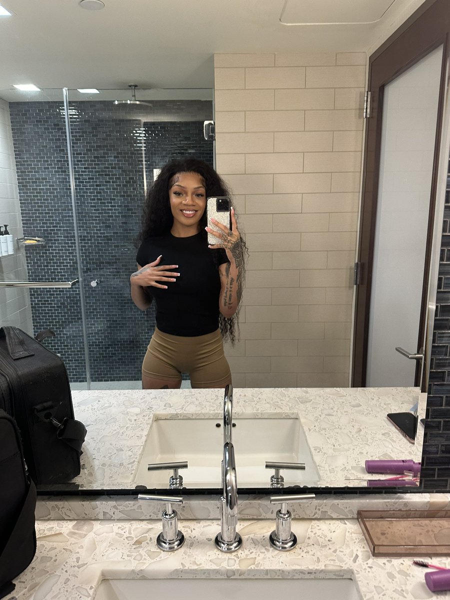 GloTheofficial's tweet image. Moose Knuckle Monday