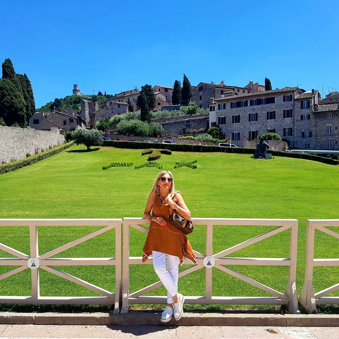 RosaLeoneGA's tweet photo. Assisi #patrimoniounesco con la sua Basilica di San Francesco, ricca di preziosi #affreschi di #giotto e #cimabue è un #capolavoro d'arte
#assisi #basilicadisanfrancesco #preziosi #scrigno #arte #cultura #storia #photo by @RosaLeoneGA https://t.co/0BdrEKB8Js